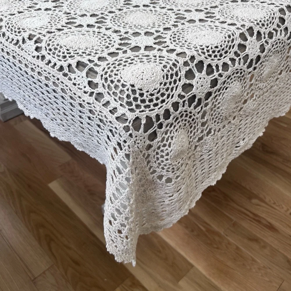 Vintage Handmade Crocheted Lace Tablecloth White Thread 54x96 Medallion